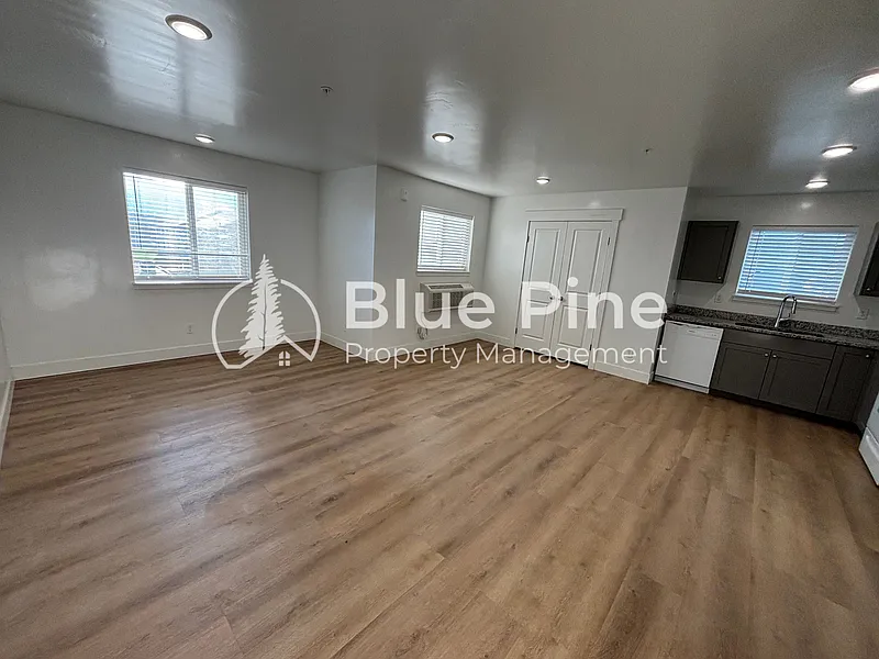 5941 N Freedom Rd — Photo 2
