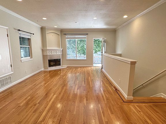 2nd image of 570 Page St APT 2