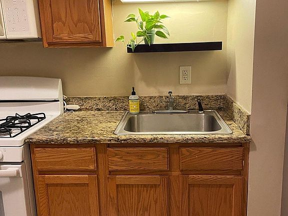 5th image of 3917 N Ashland Ave APT 3R