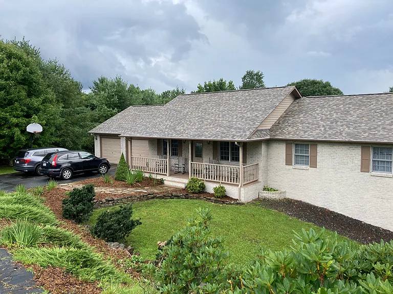 251 Rembrandt Dr — Photo 1