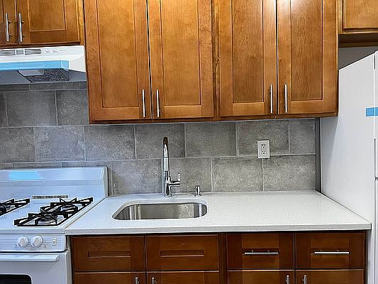 5th image of 25-63 Steinway St #3F