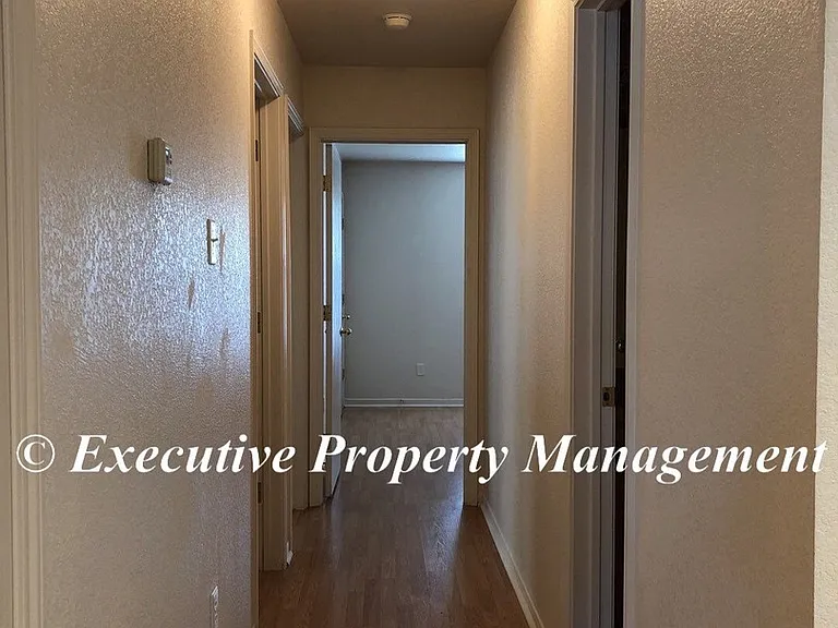 314 Janelle Dr — Photo 3
