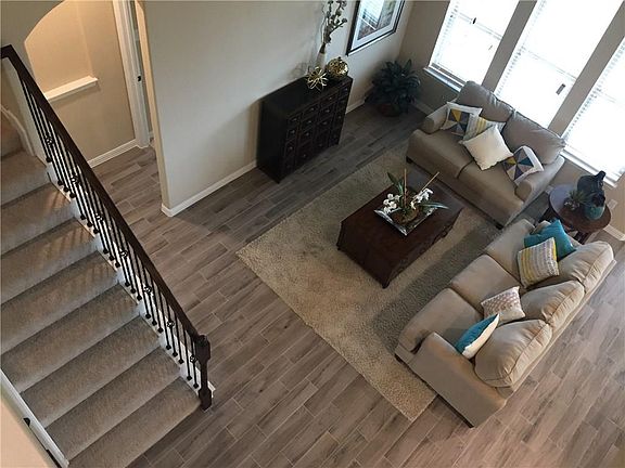 3rd image of 229 Churchill Dr
