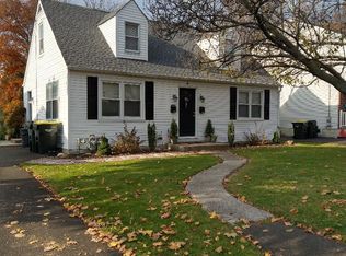 6 Madison Rd, Willow Grove, PA 19090