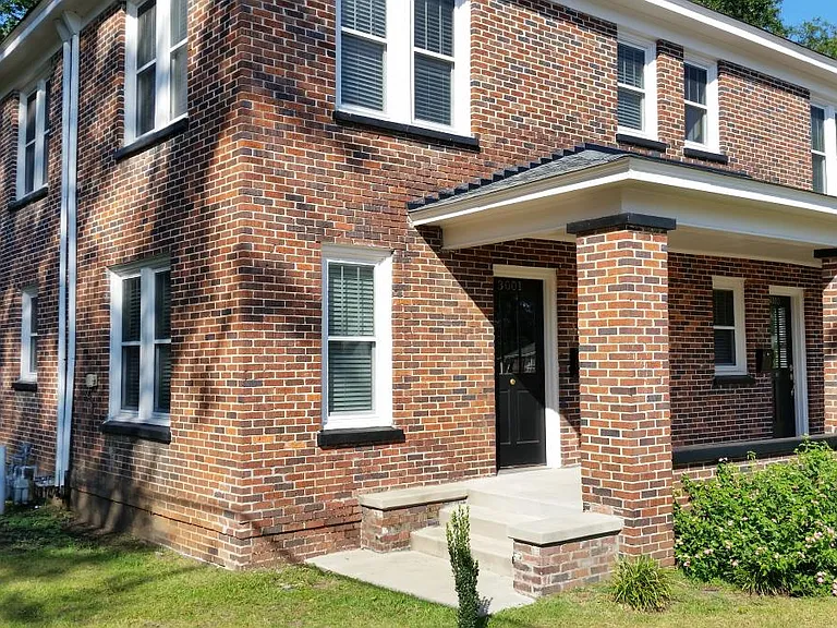 3001 River Dr — Photo 2