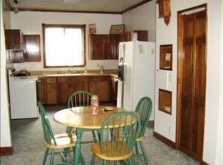 1190 W Locust St, Dubuque, IA 52001