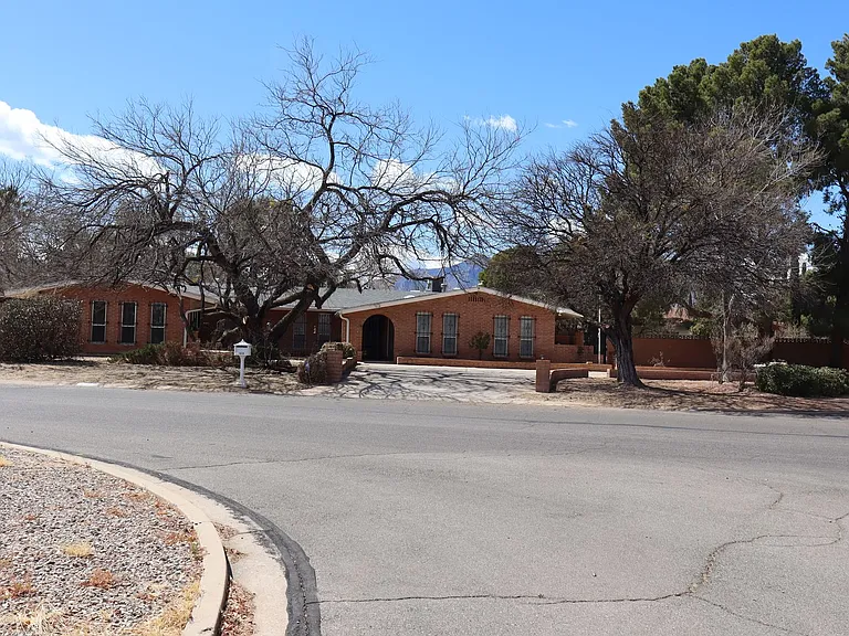 1810 Town And Country Dr — Photo 19
