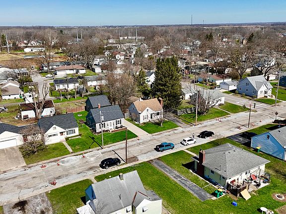 5th image of 170 Fellows Ave