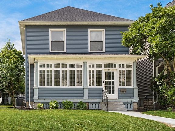 2nd image of 930 Forest Ave