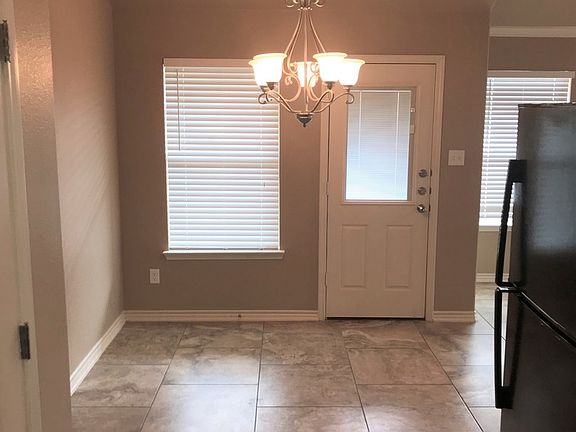 5th image of 4601B Skyflower Ln