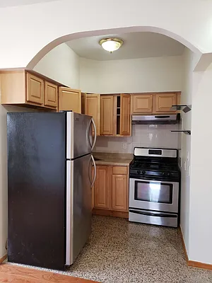 Rented by Astoria Realty | media 10