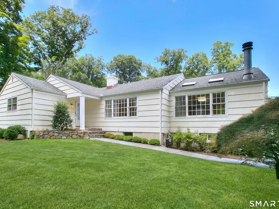10 Woodcock Ln