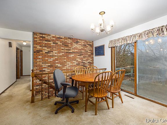 2nd image of 5719 Bentbrook Dr SE
