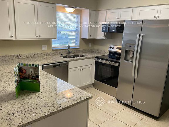 4th image of 732 Woodvalley Way