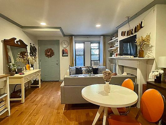 2nd image of 386 Lafayette Ave APT 1