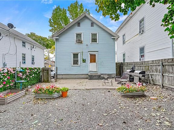 3rd image of 81 Pomona Ave