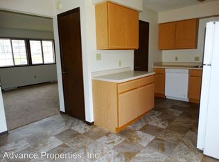 651 W 53rd St, Davenport, IA 52806