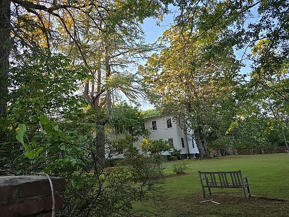 2nd image of 415 Chesterfield St S