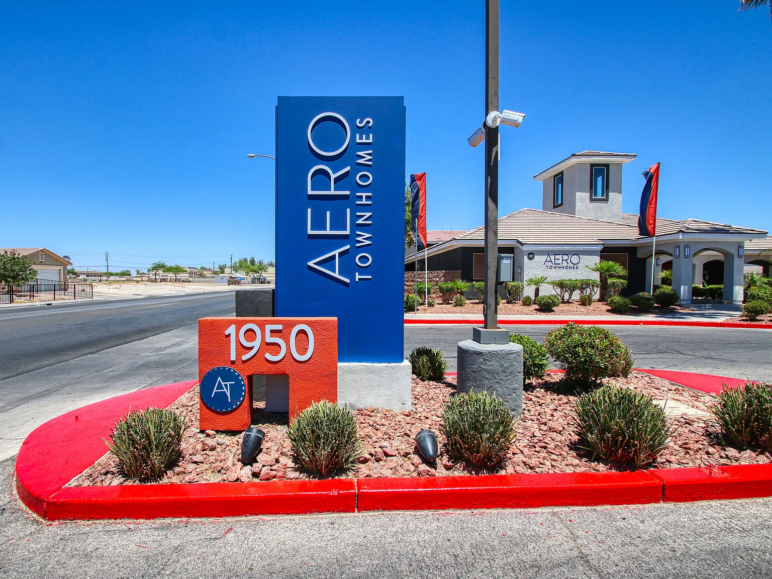 Aero Townhomes — Photo 3