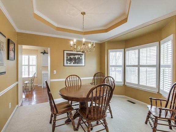 5th image of 1308 Clairmonte Ln
