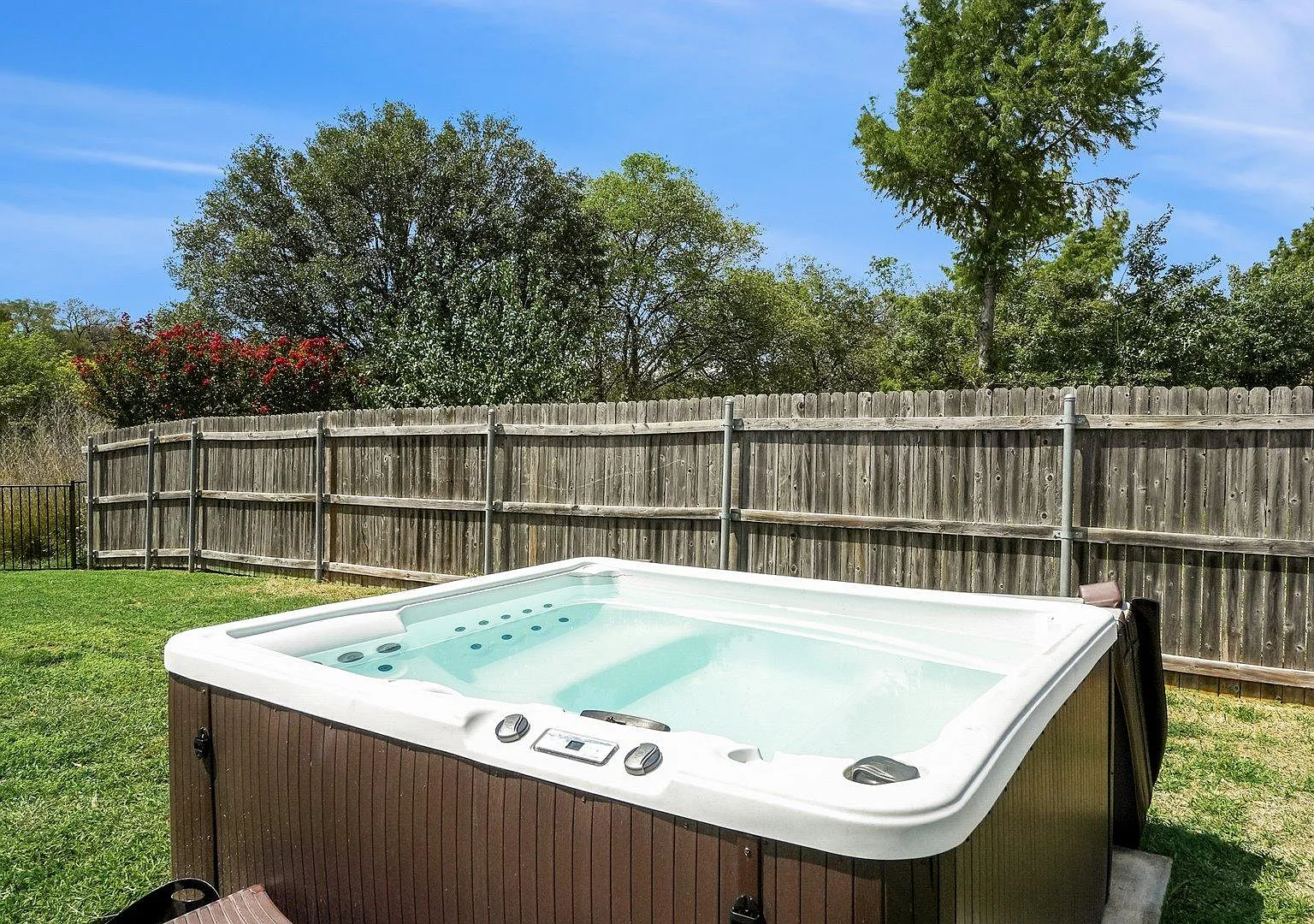 4 bed, 2154 sqft, $5,175 — Photo 2