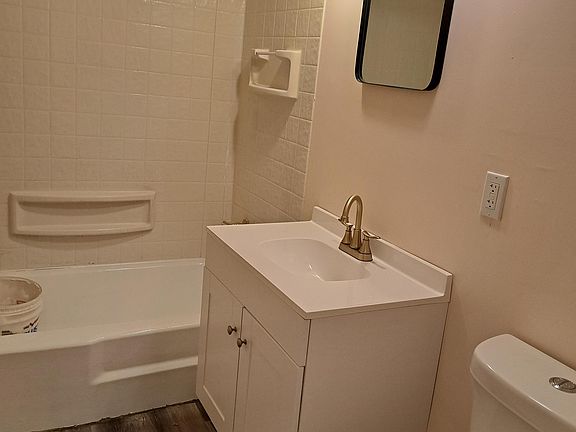 4th image of 1601 Friendship Rd