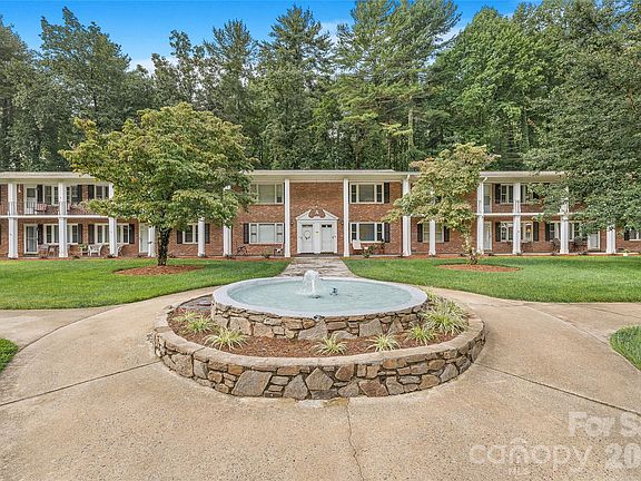 2nd image of 102 Boyd Dr #5C