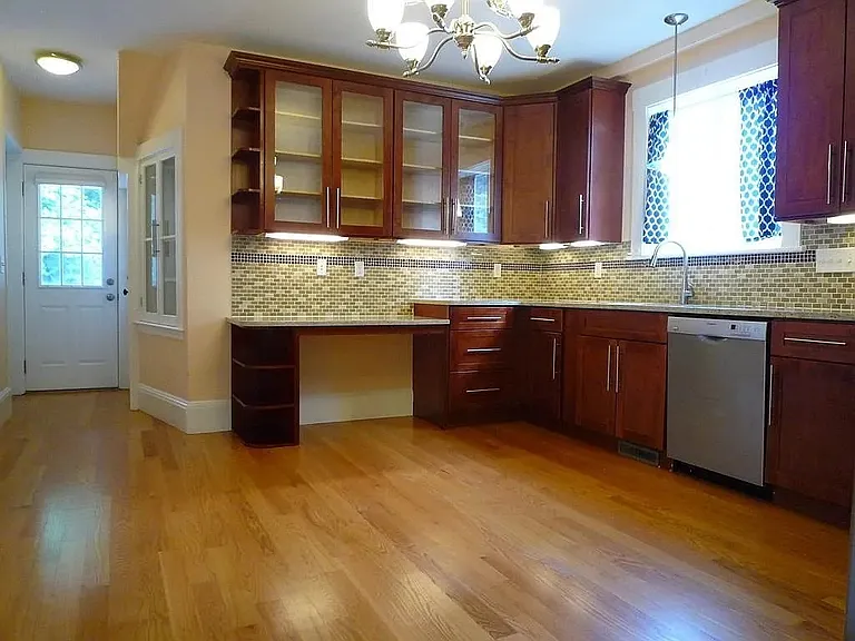 34 Oxford Ave #34 — Photo 10
