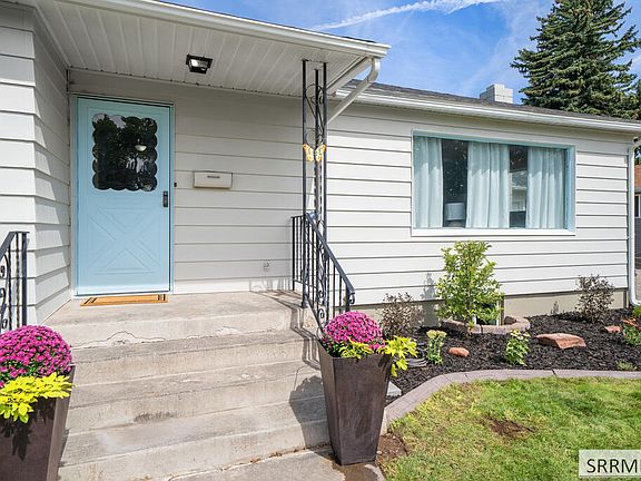 5th image of 1085 Syringa Dr