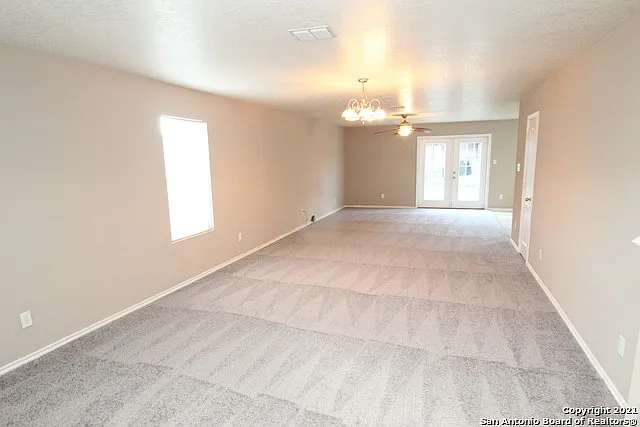 3 bed, 2.5 bath, 2101 sqft, $1,500 — Photo 4