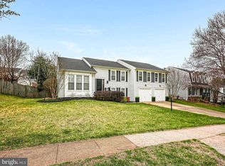 107 Country Rd, Sterling, VA 20165
