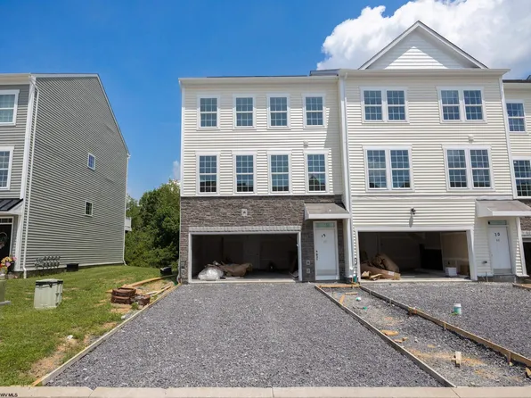 73 Dover Ct, Bridgeport, WV 26330
