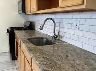 77 Pine Grove Ter, Newark, NJ 07106