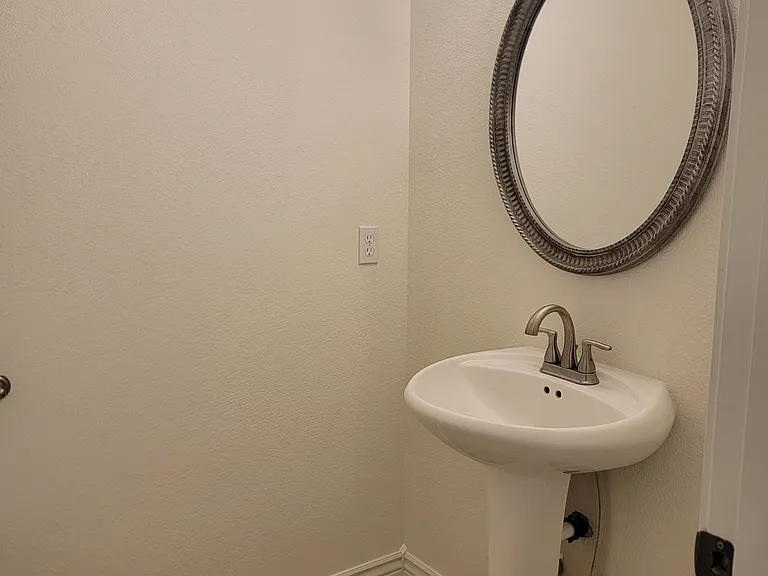 2880 W Ravenna St — Photo 87