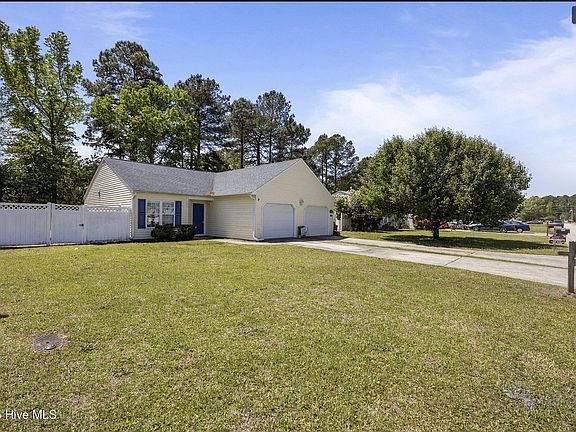 3rd image of 126 Jerrett Ln