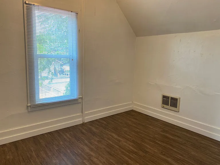 207 S Sprague St — Photo 7