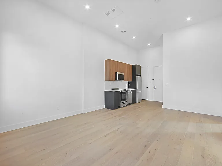 242 Knickerbocker Ave #3L — Photo 5