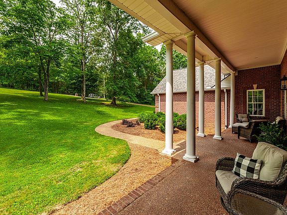 4th image of 311 Pond Dr