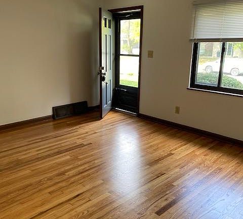 3rd image of 1523 King Ave #1523
