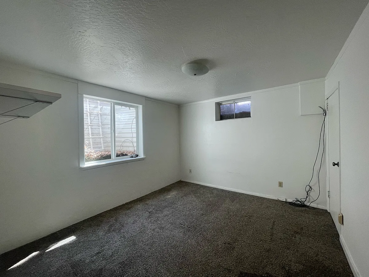 Building Photo - 3004 College Ave #B