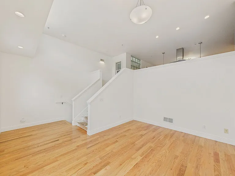 853 De Haro St — Photo 23