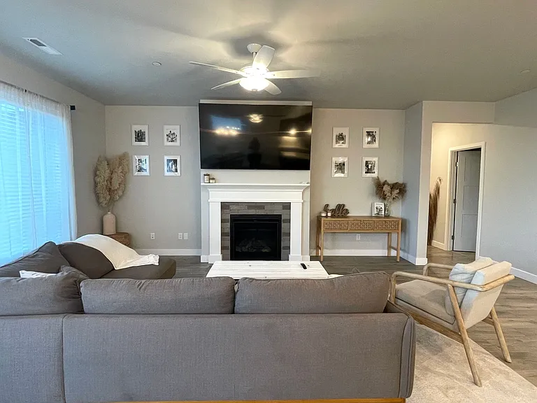 4658 Village View St — Photo 7