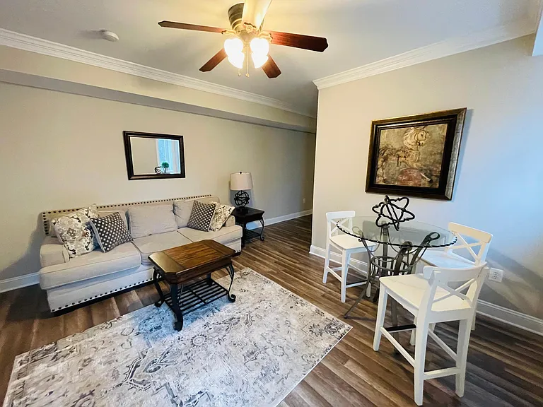 194 E Lee St #1A — Photo 2