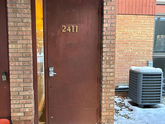 3rd image of 2411 Packard St #51