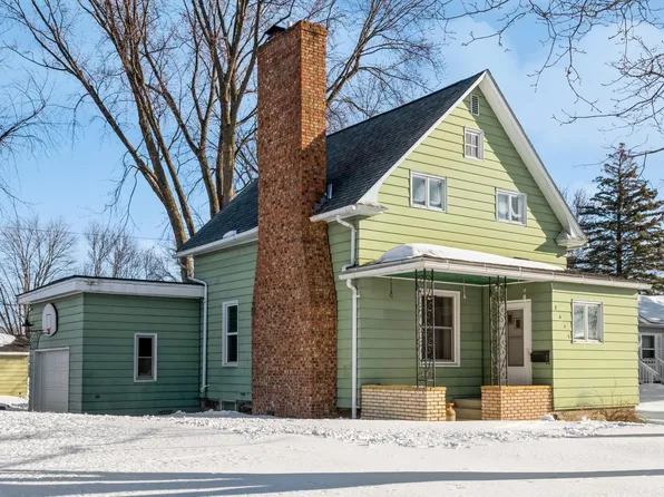 2005 11th St E, Glencoe, MN 55336