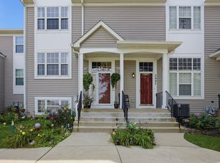 2905 Shelly Ln, Aurora, IL 60504