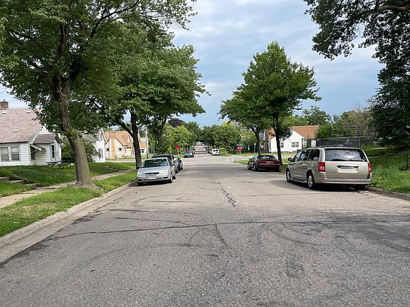 4th image of 3739 Aldrich Ave N