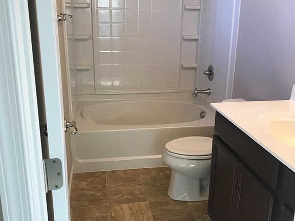5th image of 5085 Englewood Dr