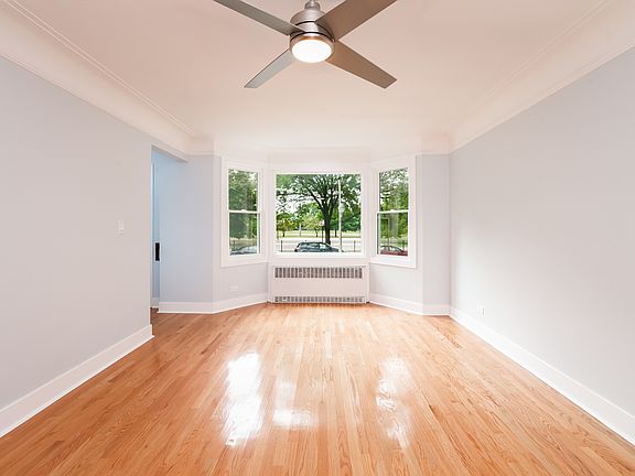 3rd image of 5444 W Cornelia Ave