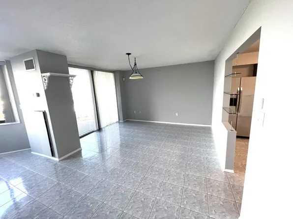 1121 Harmon Cove Tower, Secaucus, NJ 07094